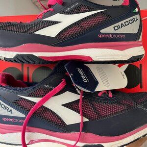 Diadora Speed Pro EVO women's tennis shoe is lightweight